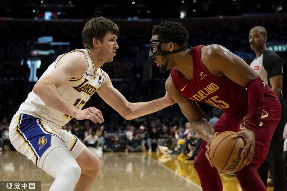 众多球迷热 众多球迷热