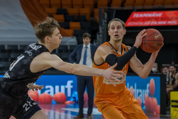 面对强敌 面对强敌